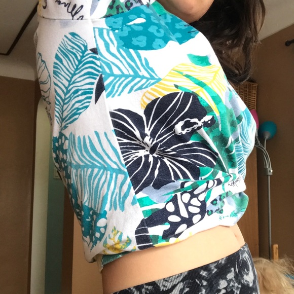 ALIA cottagecore trendy graphic/floral/printed tee - Picture 6 of 6